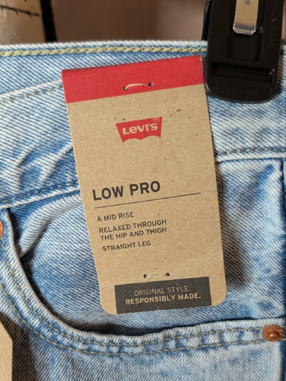 Levi's Light Wash Low Pro Straight Leg Women's Jeans New with Tags Size 24 - Picture 3 of 8